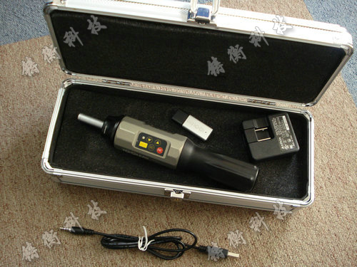 ���@Ť������