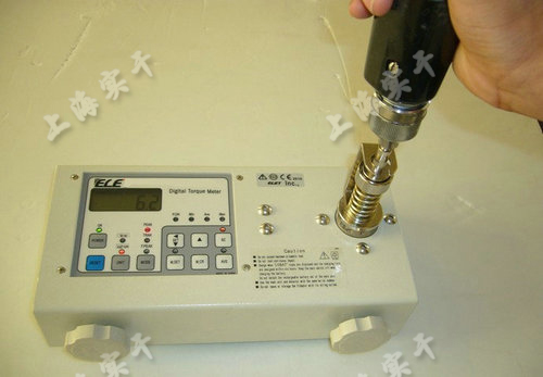 ������؜y����