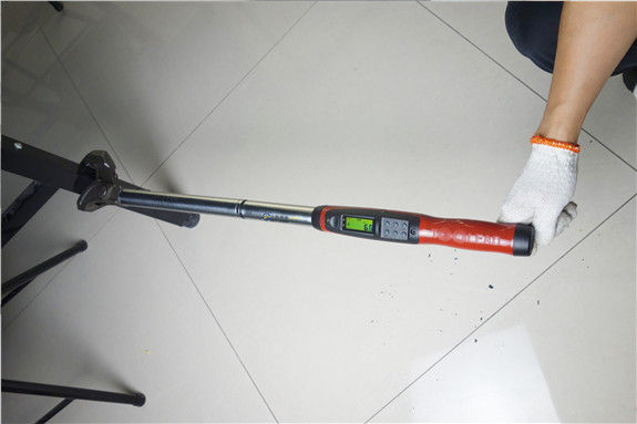 力矩扳手檢測直螺紋鋼筋套筒