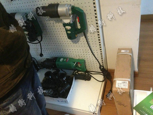 電動定值扭力扳手圖片